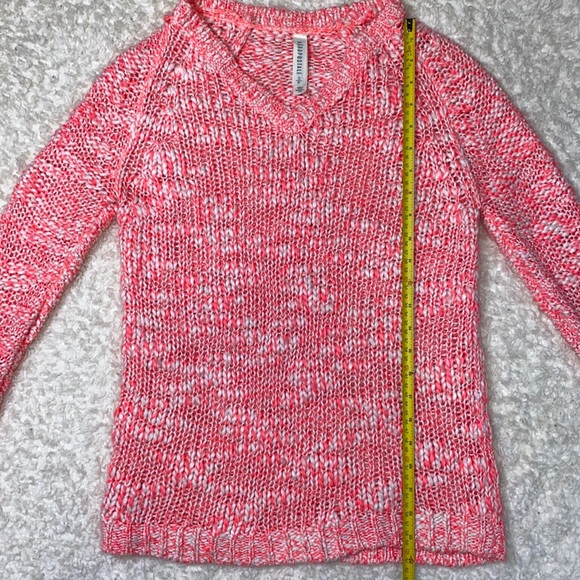 Aeropostale!!! Chunky knitted neon pink and white sweater!! Small - Picture 4 of 9